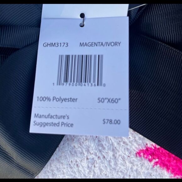 NWT RARE Magashoni Bright Pink White Christmas Tree Throw Blanket HTF Ticktock - Picture 3 of 8